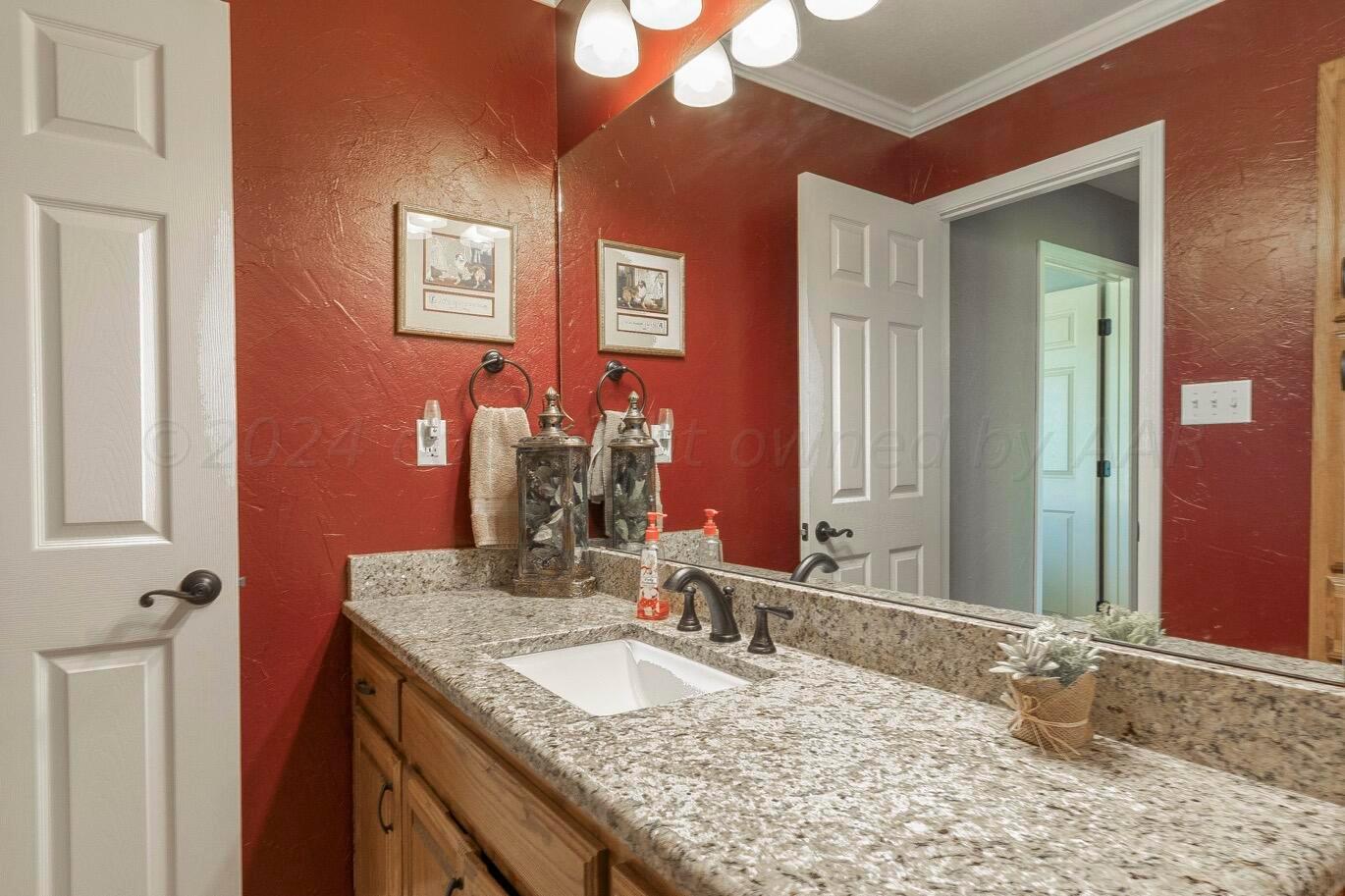 400 Lantana Road Amarillo, TX 79124 - Photo 22 of 43 Hall Bath 2