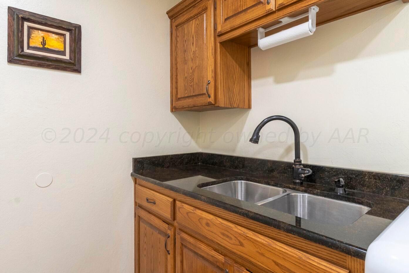 400 Lantana Road Amarillo, TX 79124 - Photo 26 of 43 Utility Sink