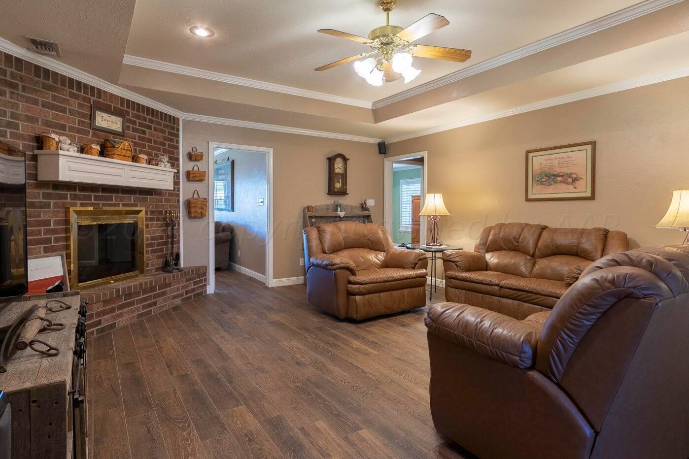 400 Lantana Road Amarillo, TX 79124 - Photo 8 of 43 Living Room