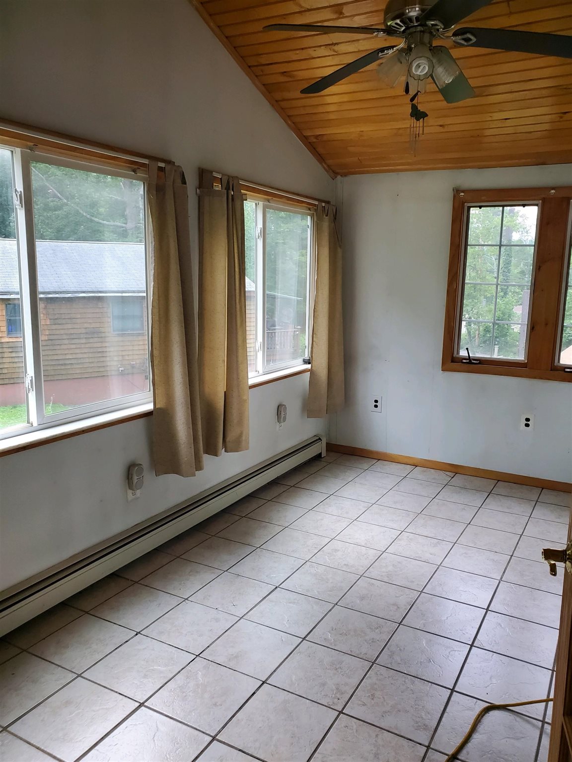 21 Spring Street Windham, NH 03087 - Photo 3 of 24
