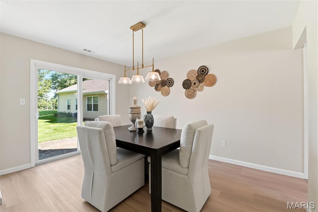 1419 Tahoe Valley Court Ballwin, MO 63021 - Photo 5 of 22