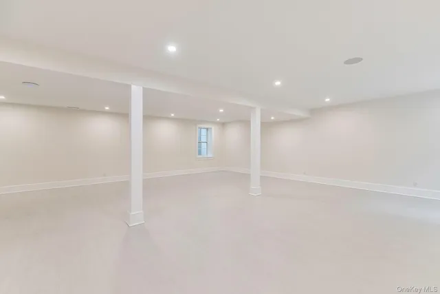 $2,825,000 | 66 Peters Lane, Westhampton Beach, NY 11978