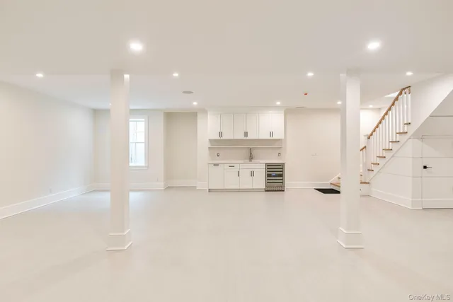 $2,825,000 | 66 Peters Lane, Westhampton Beach, NY 11978