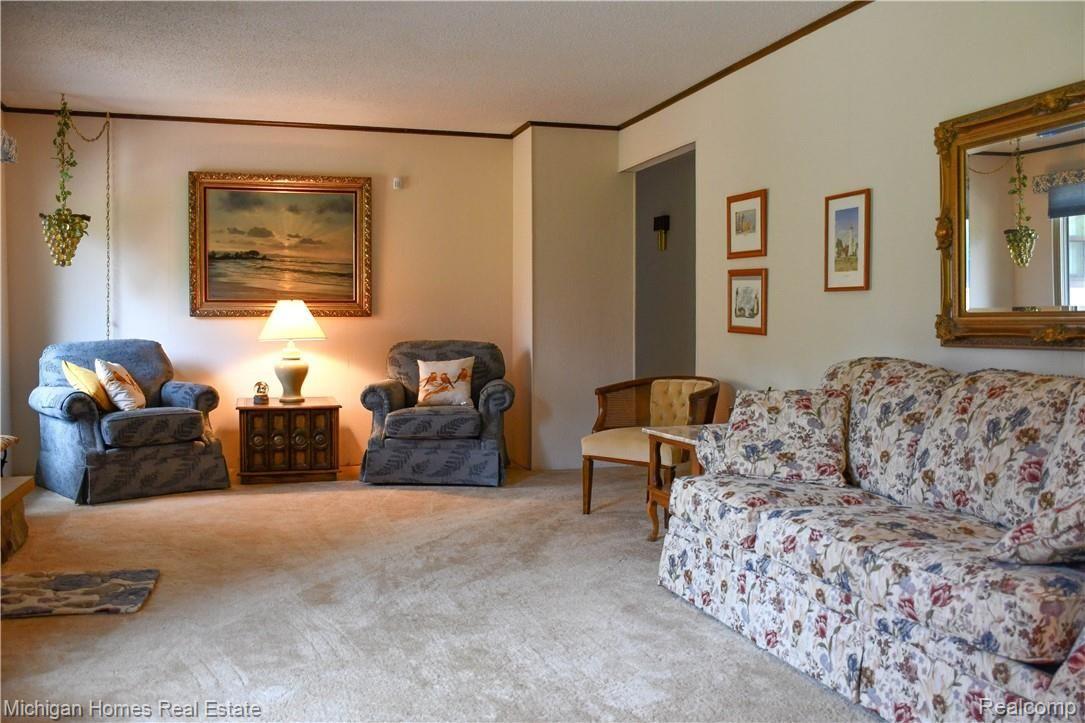 5302 West Dodge Road Clio, MI 48420 - Photo 21 of 77 THE PLUSH CARPETING IN THE GREAT ROOM WILL MAKE YOUR TOES HAPPY:)