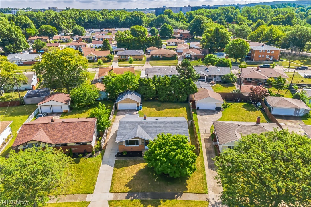 6895 Revere Road Cleveland, OH 44130 - Photo 5 of 33 Drone view