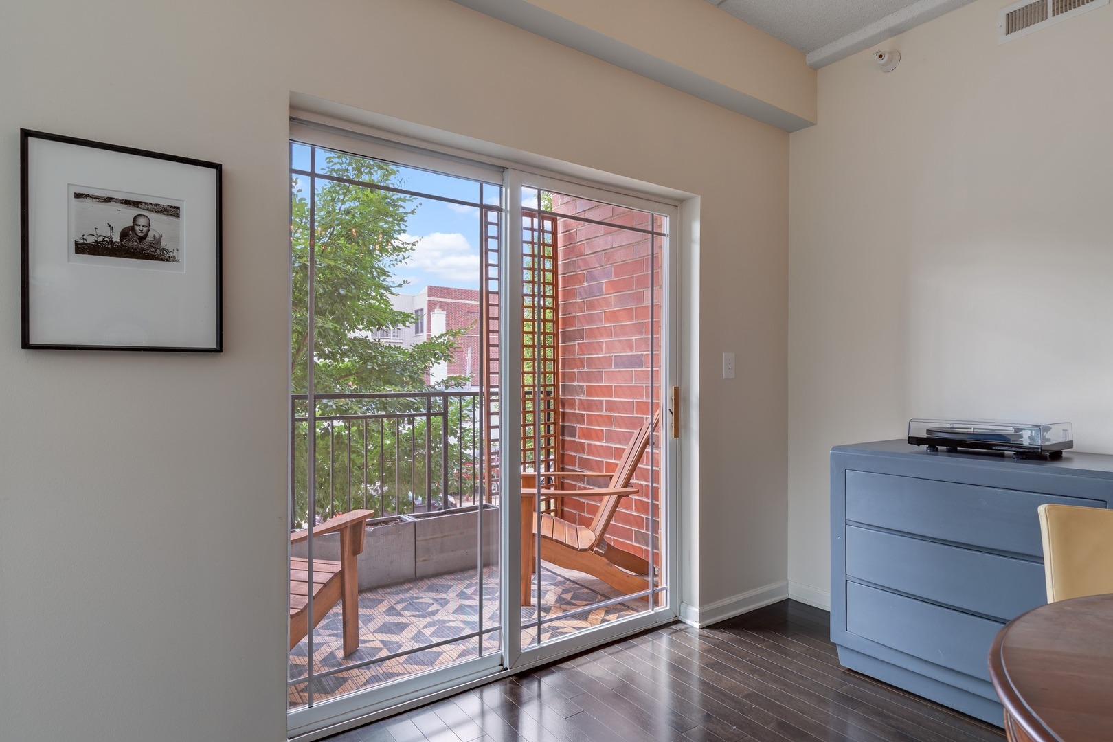 2935 Central Street, Unit 204 Evanston, IL 60201 - Photo 13 of 29 a view of an empty room and window