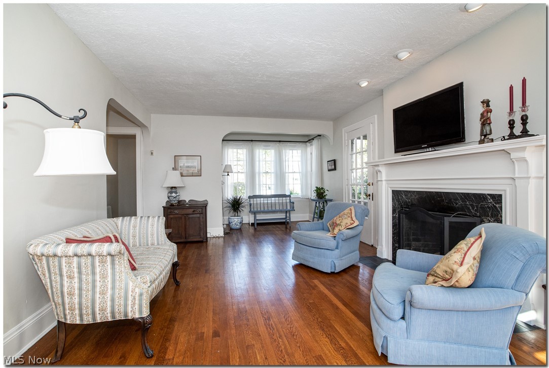 3091 Chadbourne Road Cleveland, OH 44120 - Photo 4 of 33