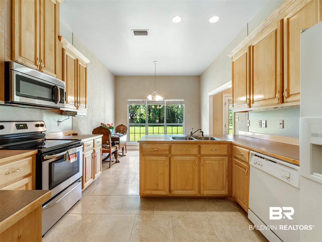 9886 Merritt Court Fairhope, AL 36532 - Photo 25 of 39 Kitchen