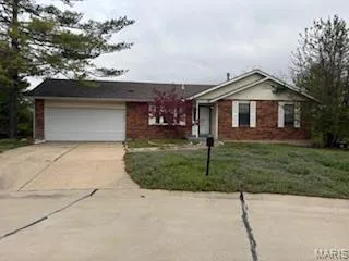 $296,500 | 1068 Apricot Drive, St. Charles, MO 63301