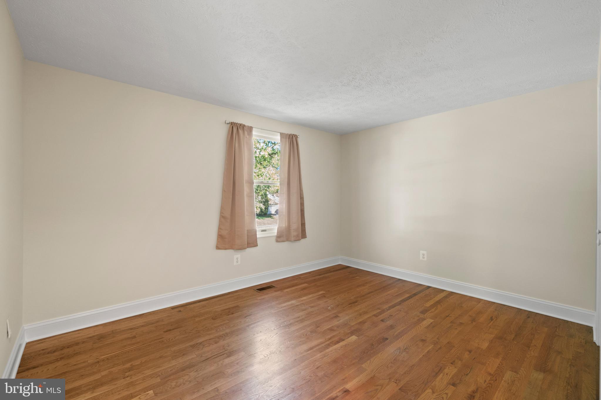 110 Rector Street Sterling, VA 20164 - Photo 16 of 39 Gallery Image 16