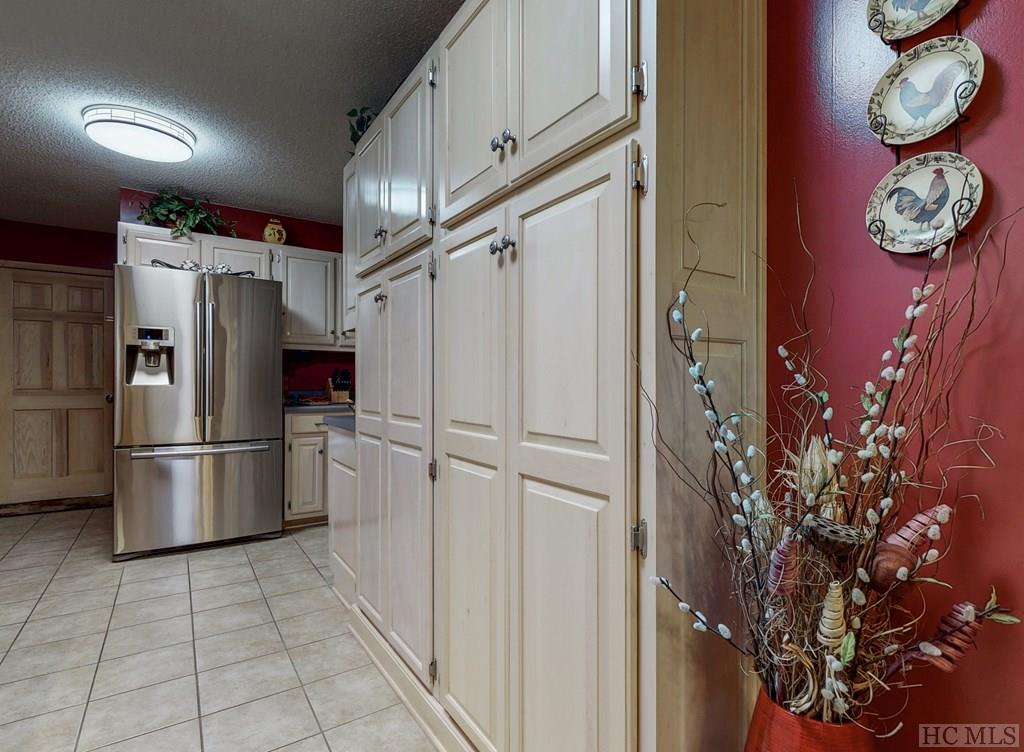 664 Sassafras Gap Road Highlands, NC 28741 - Photo 18 of 33 Gallery Image 18