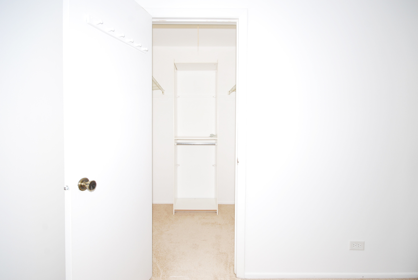 552 Greystone Lane, Unit C2 Wheeling, IL 60090 - Photo 11 of 21