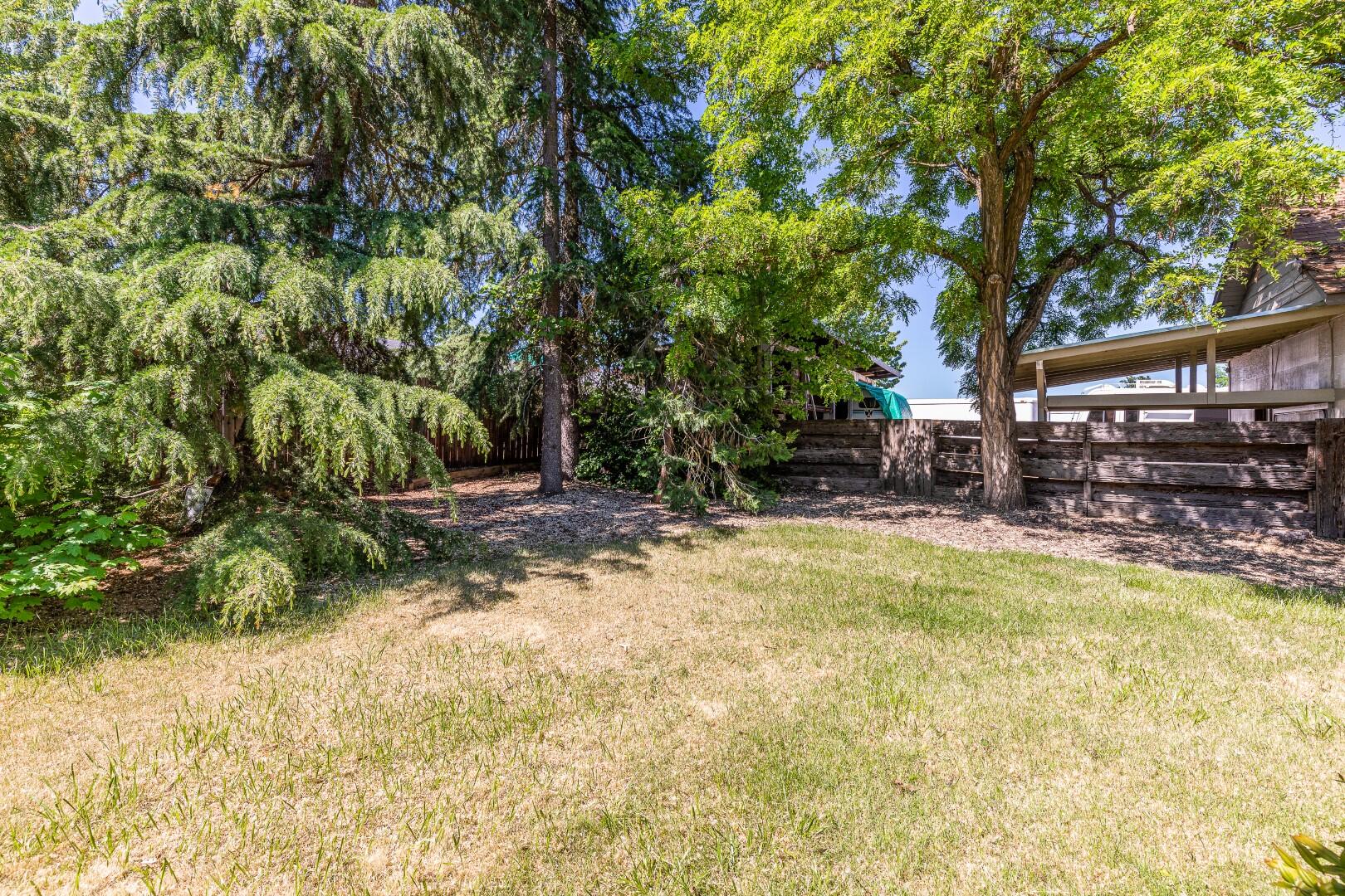 2215 Springbrook Road Medford, OR 97504 - Photo 25 of 30 24