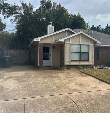 $1,595 | 5425 Stagetrail Drive, Arlington, TX 76017