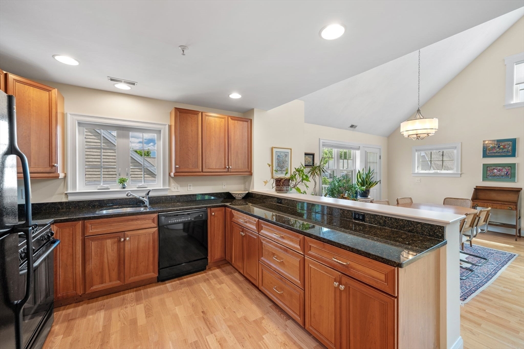 6 Essex Road, Unit 15 Ipswich, MA 01938 - Photo 18 of 40