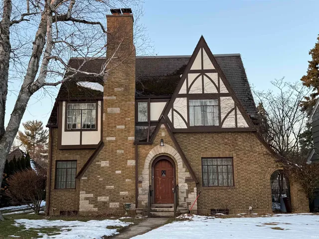 $299,900 | 2007 Cedar Street, South Bend, IN 46617