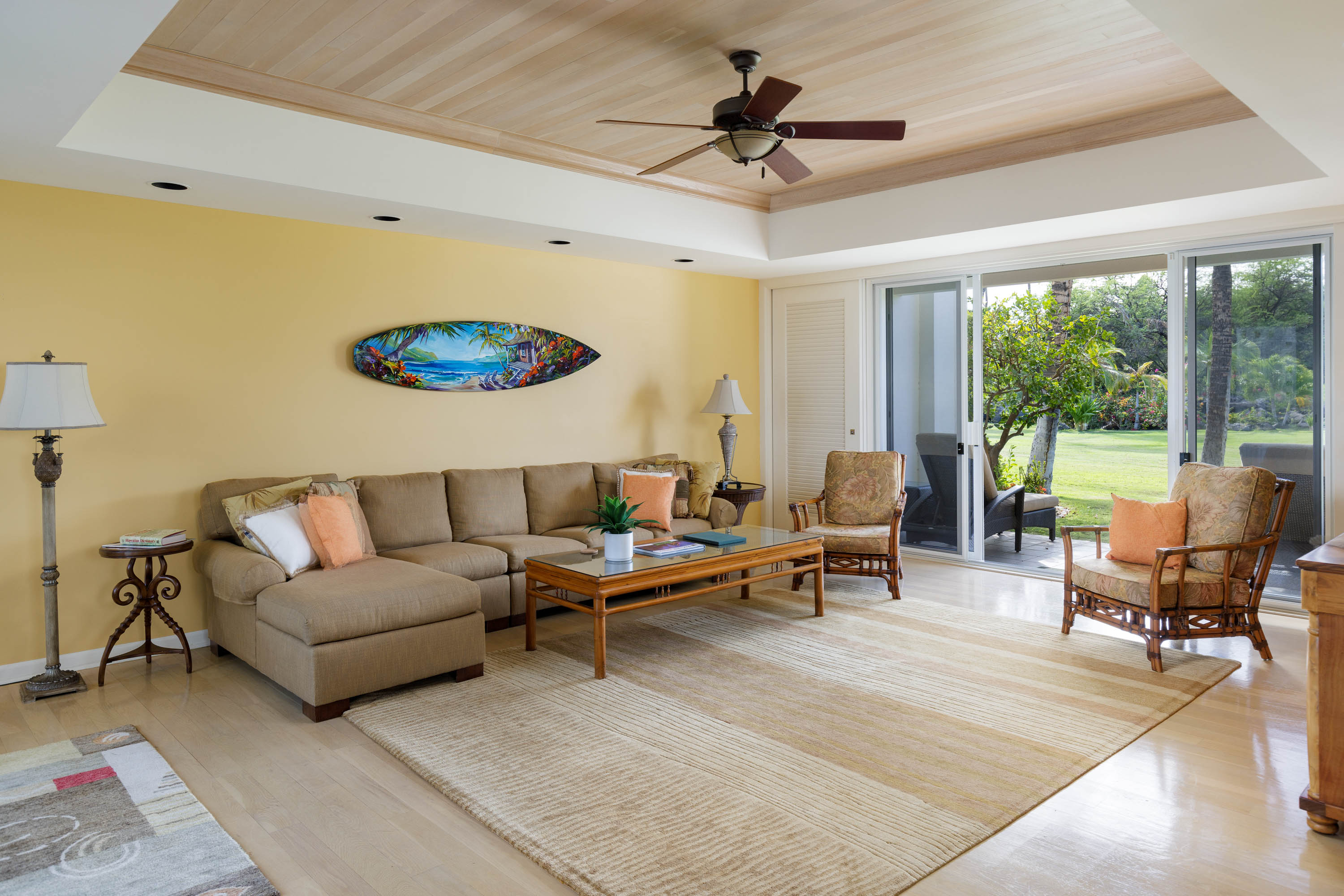 68-1375 Pauoa Road, Unit D3 Kamuela, HI 96743 - Photo 7 of 30 a living room with furniture and a large window