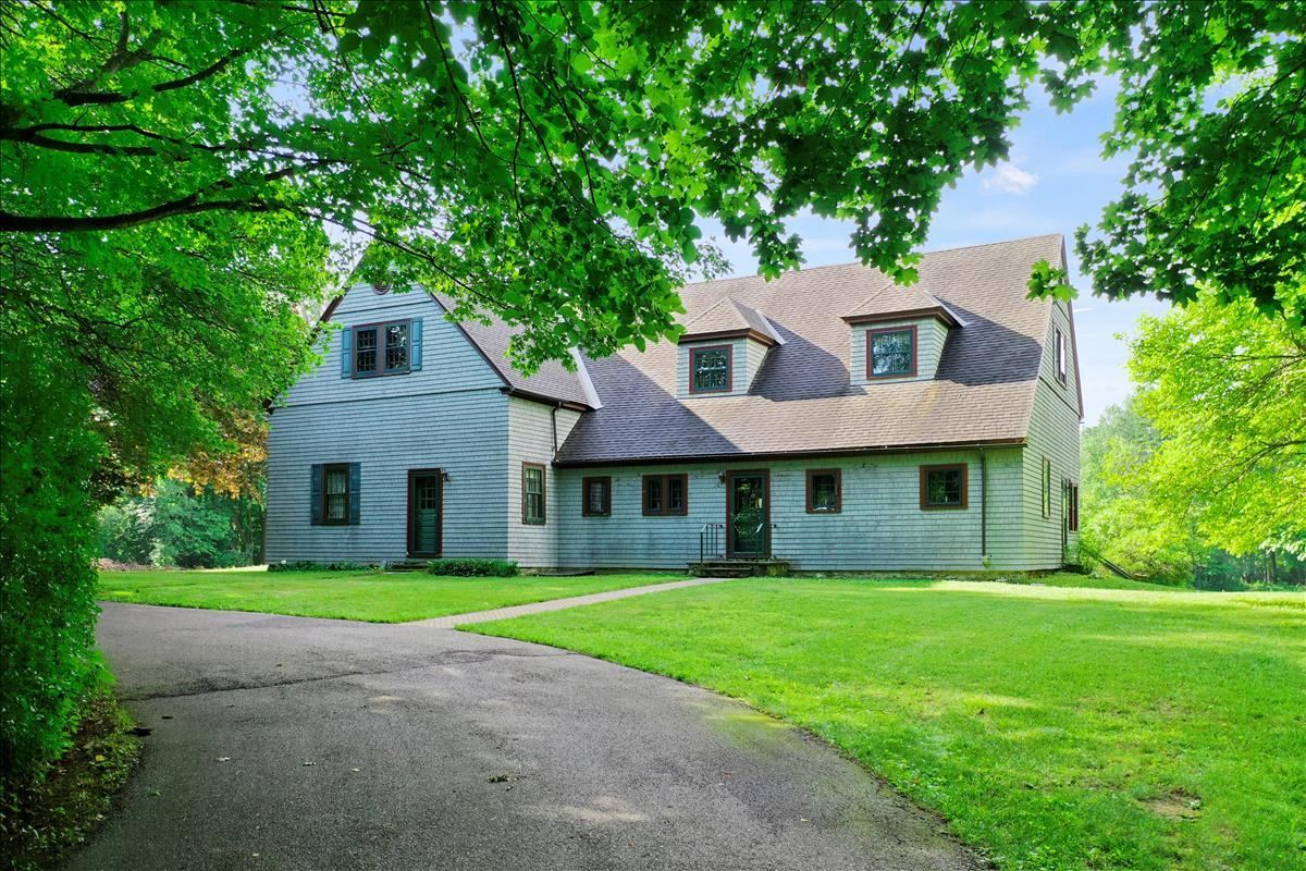 230 Walloomsac Road Bennington, VT 05201 - Photo 1 of 40
