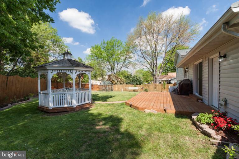 122 West Church Road Sterling, VA 20164 - Photo 11 of 18 Exterior (General)