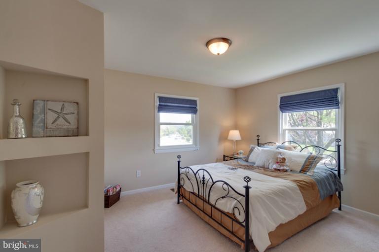 122 West Church Road Sterling, VA 20164 - Photo 13 of 18 Bedroom