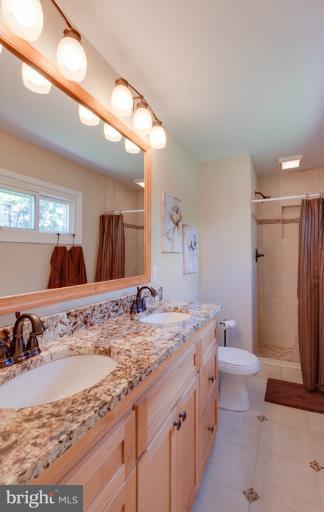 122 West Church Road Sterling, VA 20164 - Photo 17 of 18 Bath (Master)