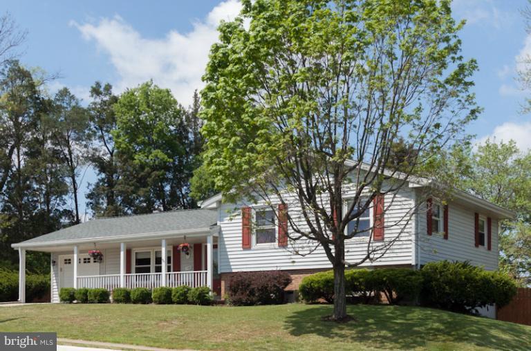 122 West Church Road Sterling, VA 20164 - Photo 18 of 18 Exterior (Front)
