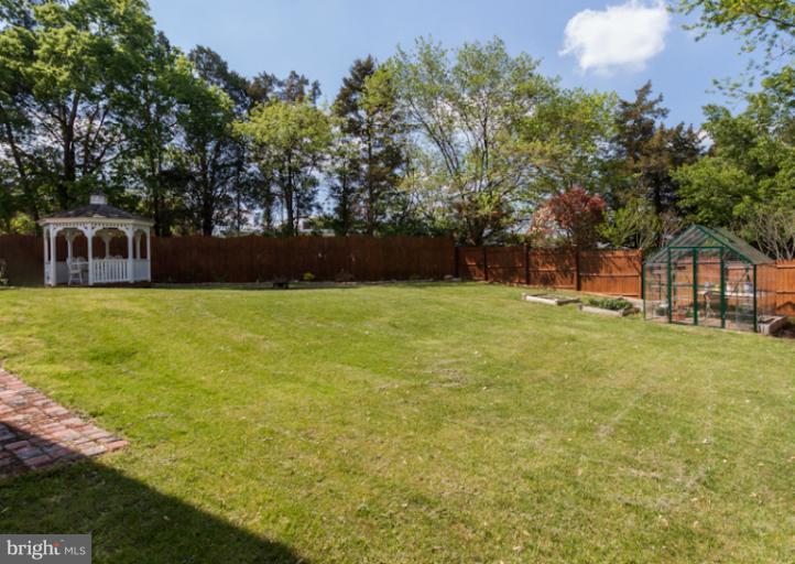 122 West Church Road Sterling, VA 20164 - Photo 5 of 18 Exterior (General)
