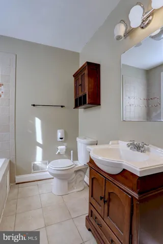 $1,650 | 3706 Harlem Avenue, Baltimore, MD 21229