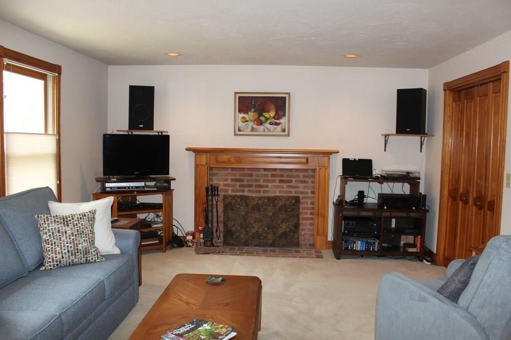 379 Fowler Road Northbridge, MA 01534 - Photo 11 of 33