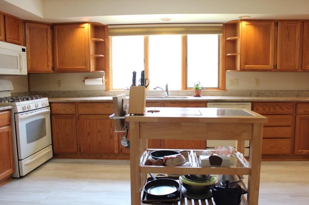 379 Fowler Road Northbridge, MA 01534 - Photo 4 of 33