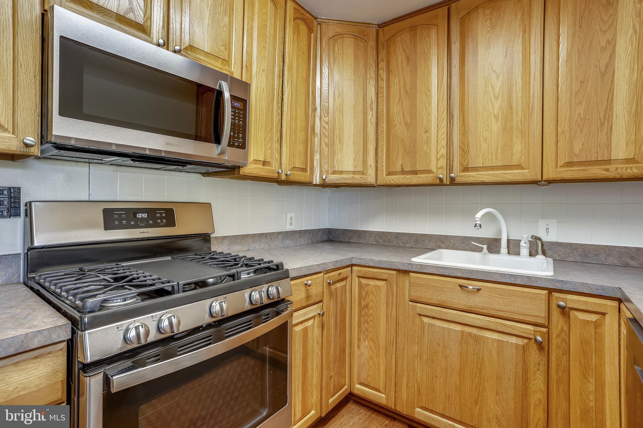 1111 University Boulevard West, Unit 208 Silver Spring, MD 20902 - Photo 16 of 61 Nice Gas Cooking