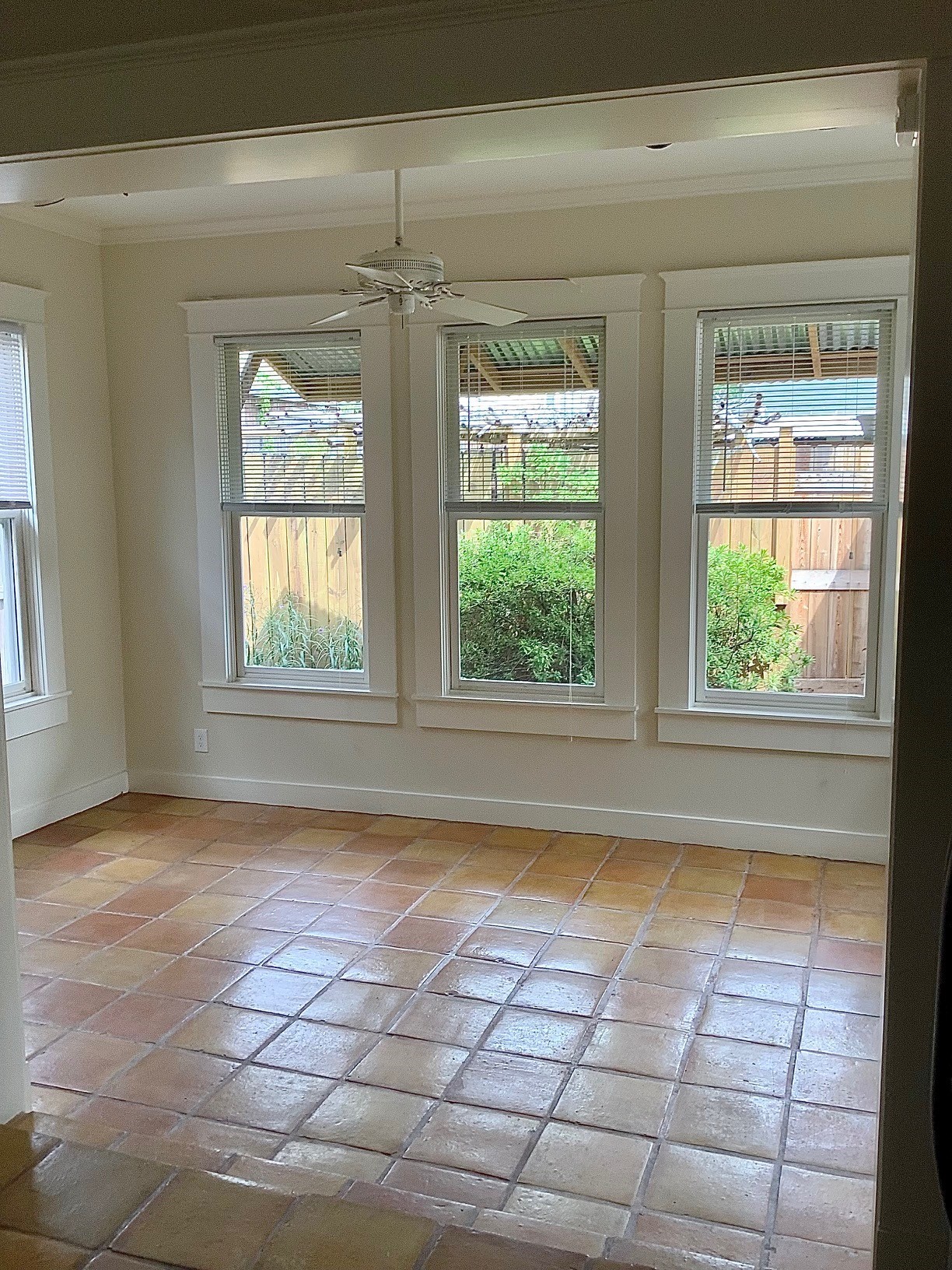 1322 Harvard Street Houston, TX 77008 - Photo 11 of 19 Wonderful back study/sunroom is ideal for a home office.