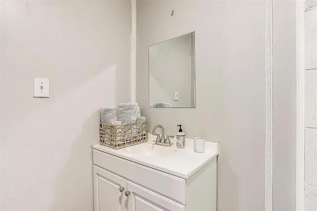 $1,275 | 402 Northwest 5th Street, Mineral Wells, TX 76067