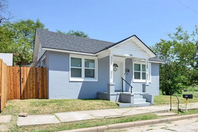 $1,275 | 402 Northwest 5th Street, Mineral Wells, TX 76067