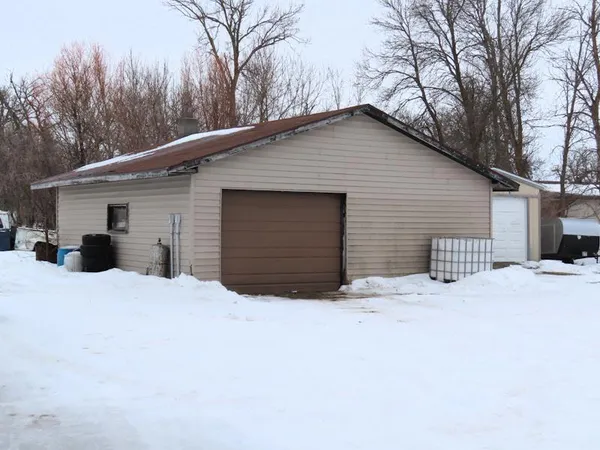 $179,900 | 18340 Highway 59, Thief River Falls, MN 56701