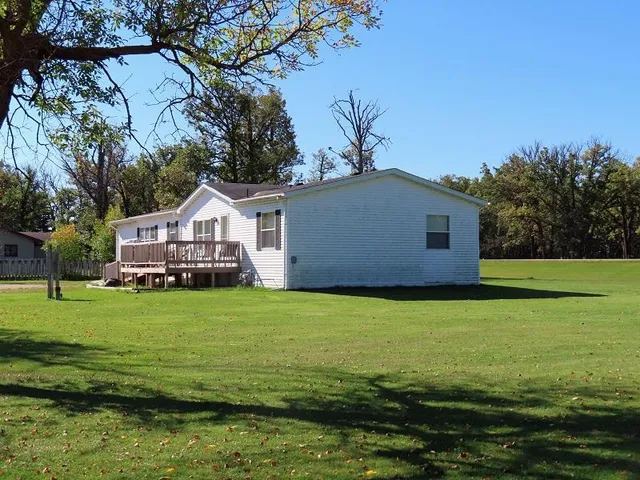 $179,900 | 18340 Highway 59, Thief River Falls, MN 56701