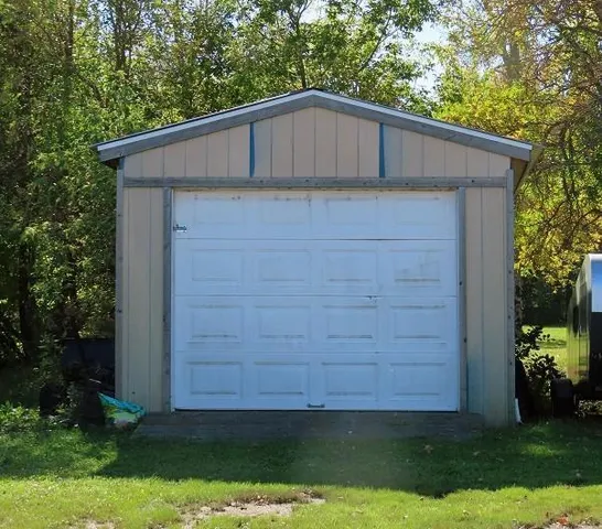 $179,900 | 18340 Highway 59, Thief River Falls, MN 56701