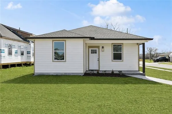 $255,000 | 2201 Venus Place, Violet, LA 70092