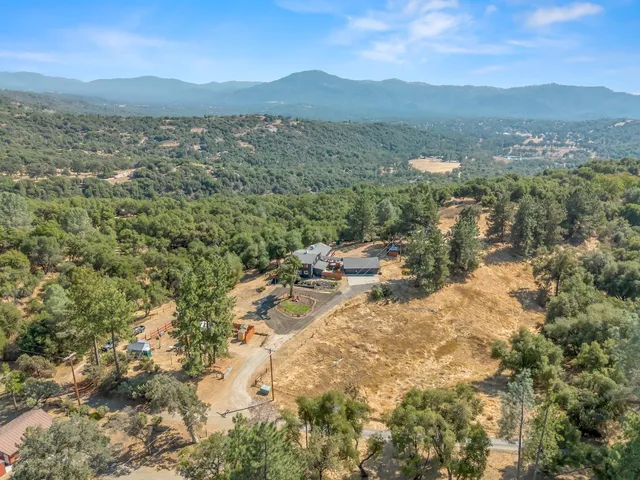 $699,000 | 58569 Road 601, Ahwahnee, CA 93601