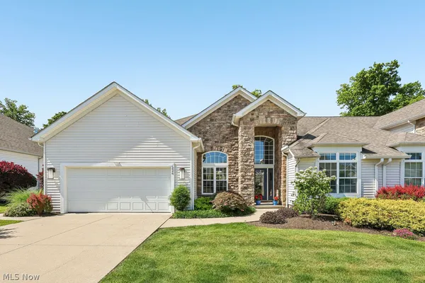$523,000 | 226 Skye Road, Highland Heights, OH 44143