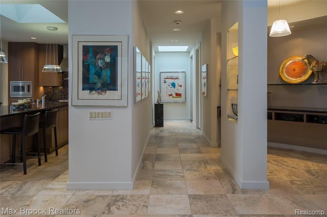 4455 Dow Ridge Road West Bloomfield, MI 48324 - Photo 34 of 50 1st floor hallway walking to your office