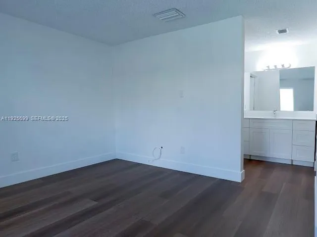 $2,000 | Palmetto Bay, Miami, FL 33157