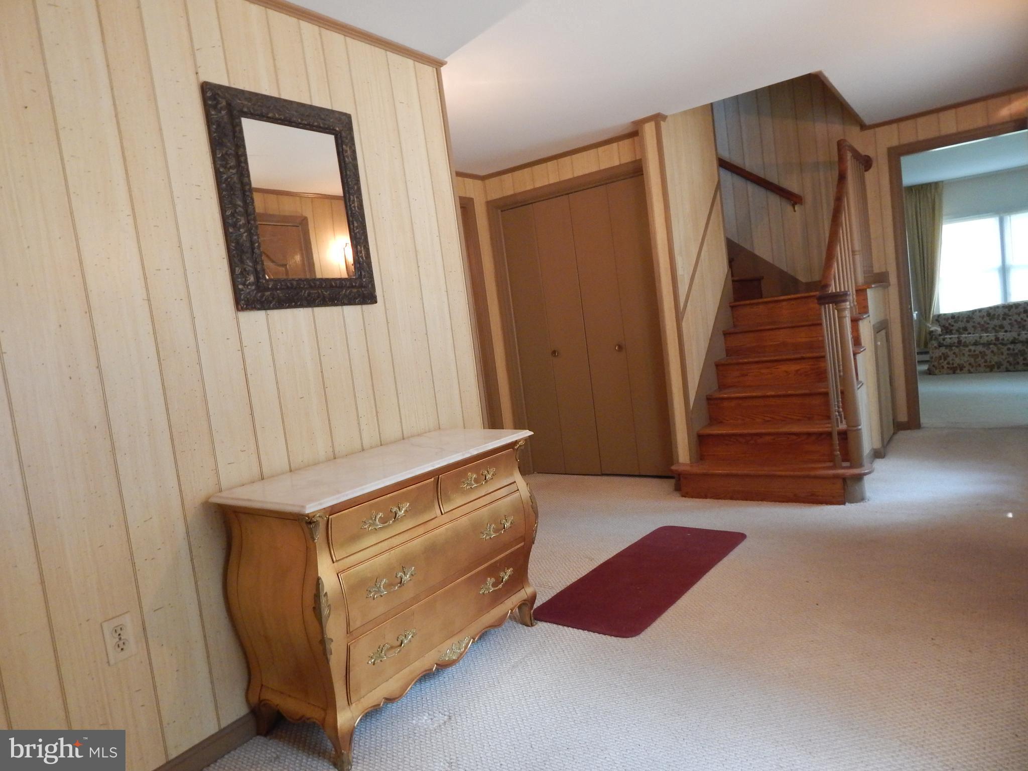 7701 Old Receiver Road Frederick, MD 21702 - Photo 8 of 41 Foyer