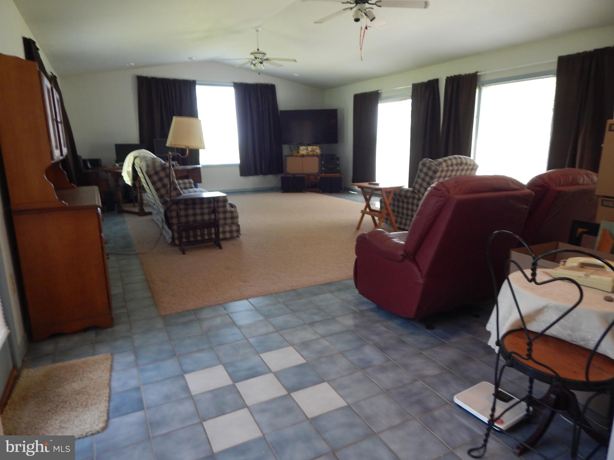7701 Old Receiver Road Frederick, MD 21702 - Photo 10 of 41 Family Room