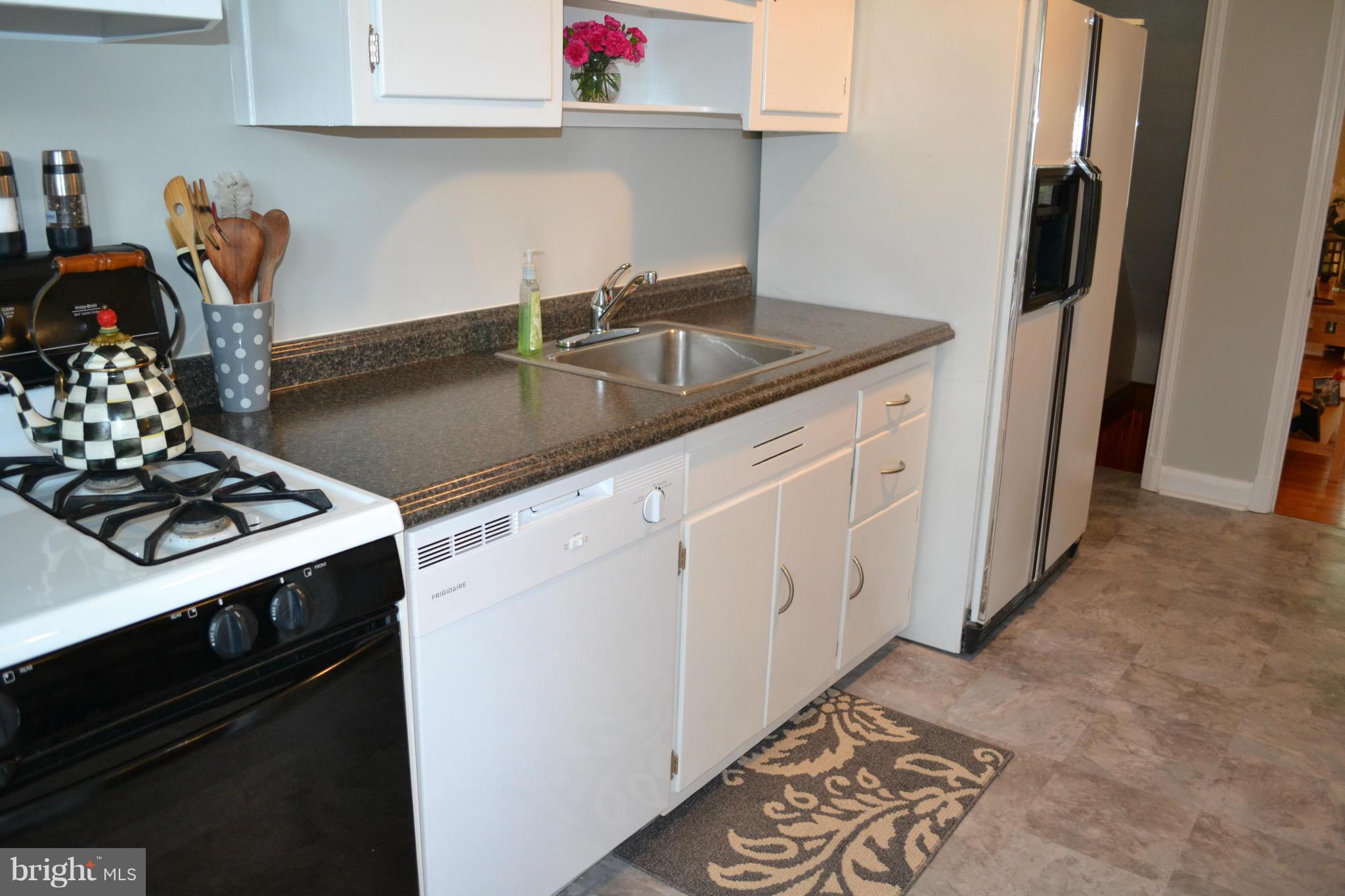 204 Overbrook Road Baltimore, MD 21212 - Photo 4 of 28 Kitchen