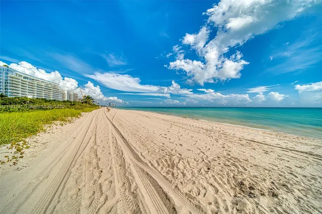 $620,000 | 8888 Collins Avenue, Unit 201, Surfside, FL 33154