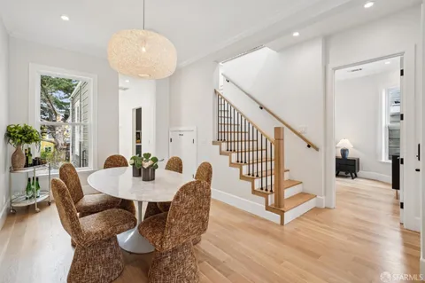 a view of livingroom with furniture