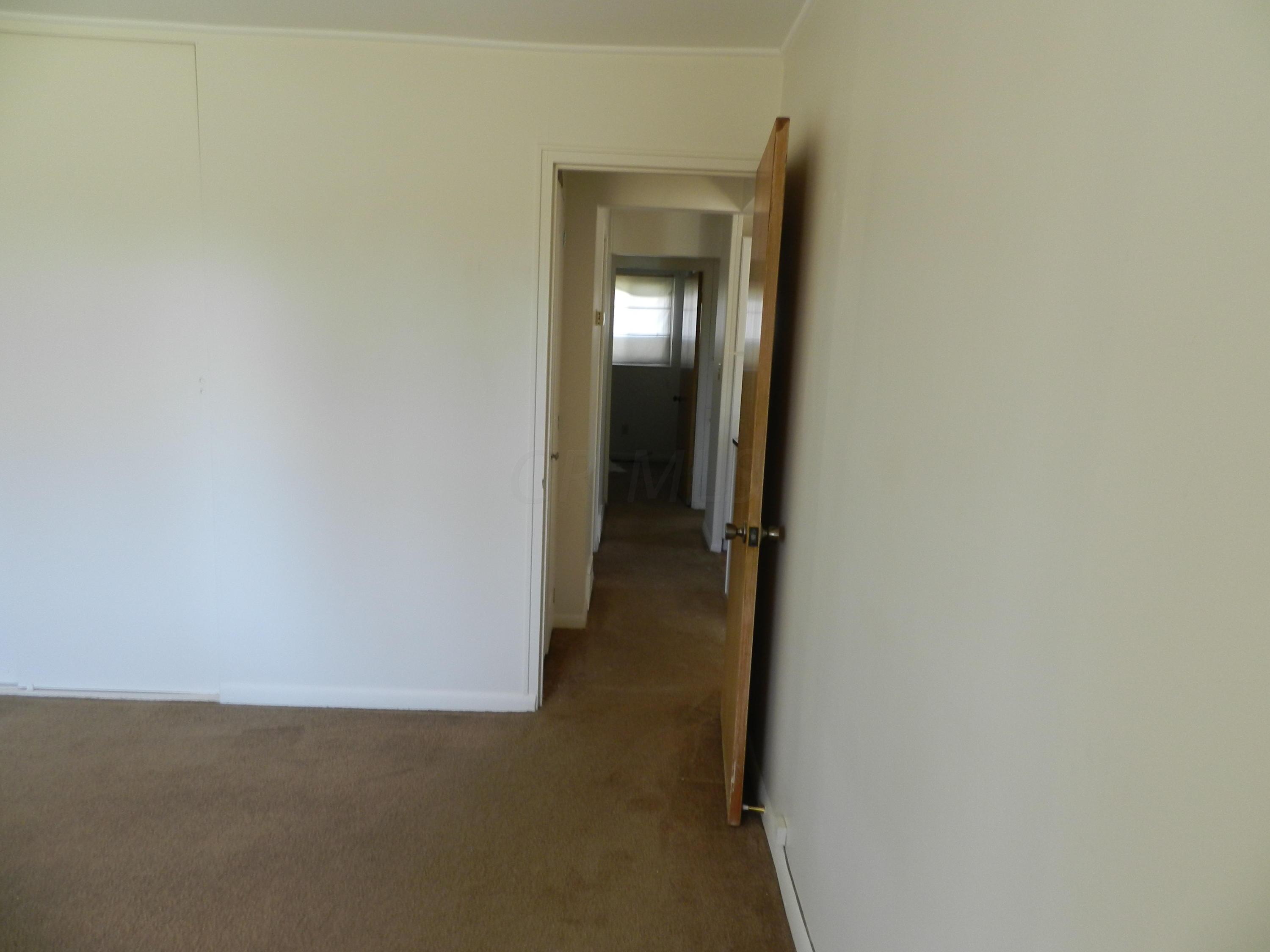 1840 Milden Road Columbus, OH 43221 - Photo 7 of 12