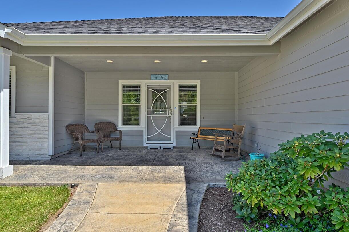 243 Retirement Lane Cave Junction, OR 97523 - Photo 21 of 62 20250423182108838138000000-o