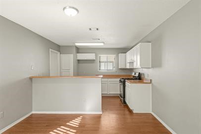 8311 Treehouse Lane Austin, TX 78749 - Photo 4 of 26
